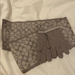 Scarf and glove set